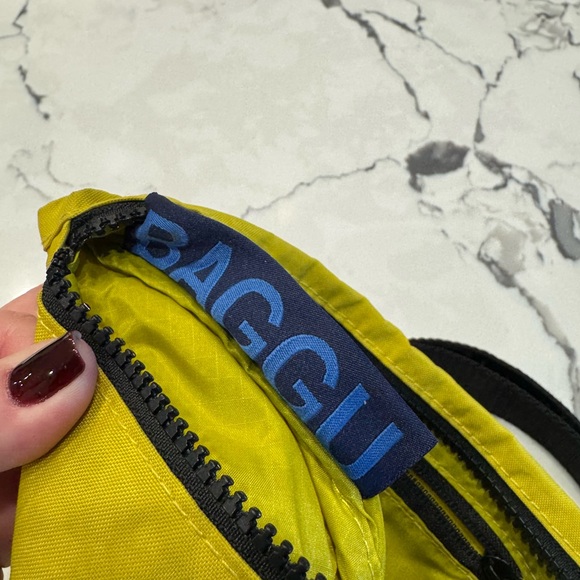 BAGGU Belt Bag in Sour - Picture 2 of 2